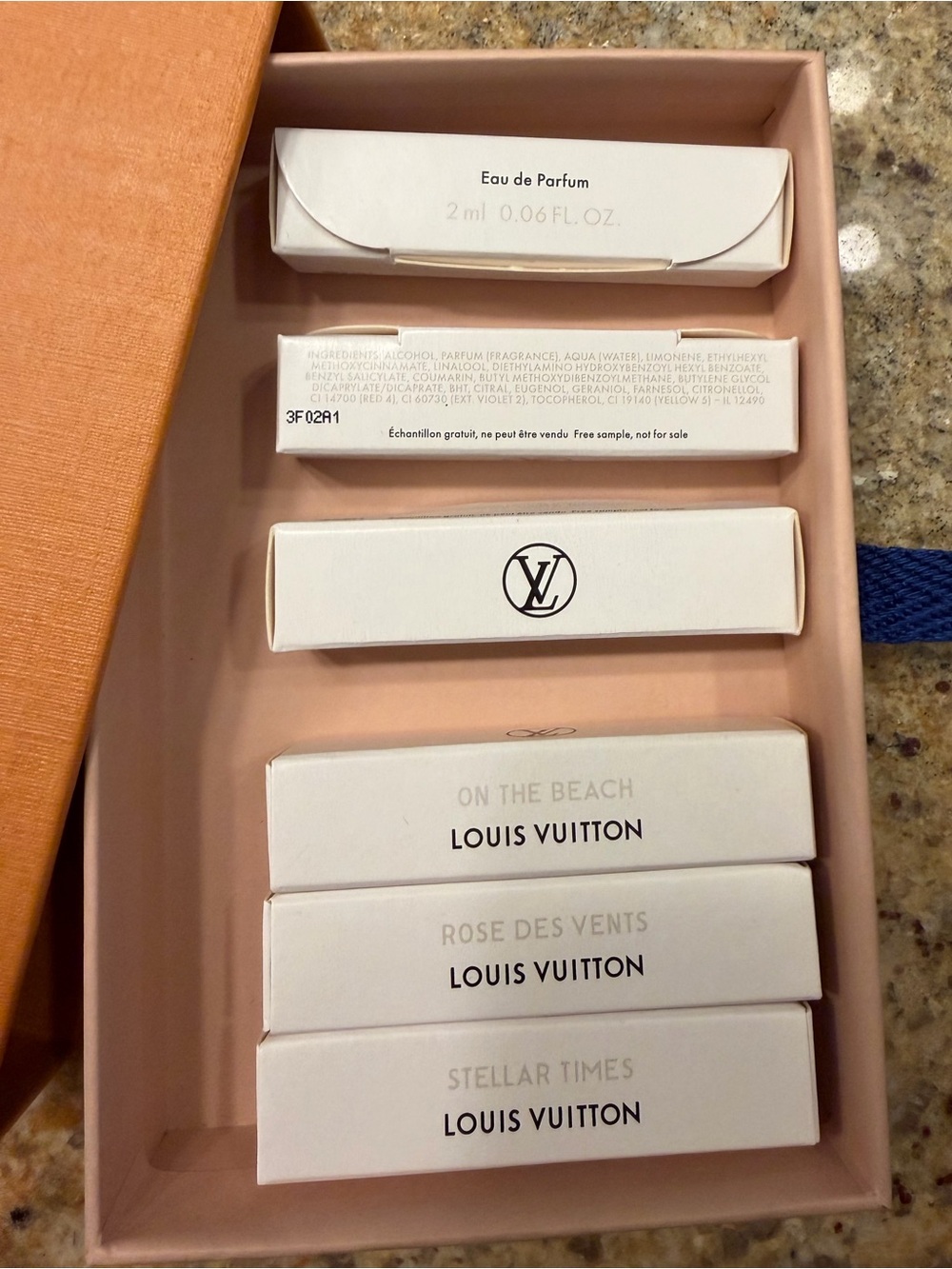 Louis Vuitton sample Perfumes - Picture 3 of 4